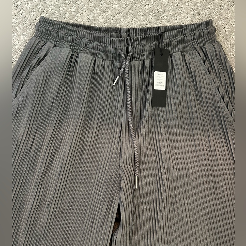 Nova Men's Gray Potential Pleated Pants, NWT